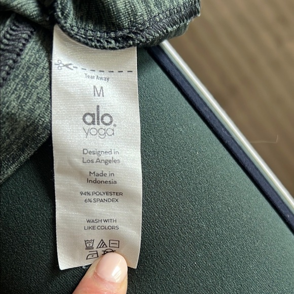 Alo Yoga Men's Green Hoodie - Picture 6 of 7